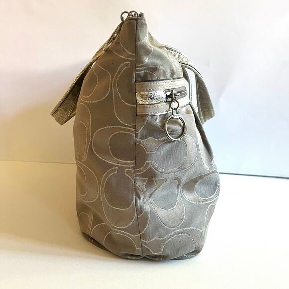 COACH POPPY RARE‼️ Tote, Champagne & Metallic - Picture 10 of 17